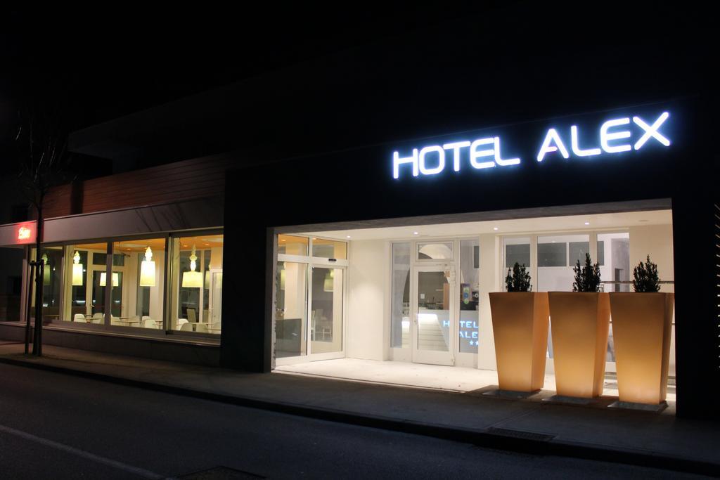 Hotel Alex ลินญาโน ซับเบียโดโร ภายนอก รูปภาพ